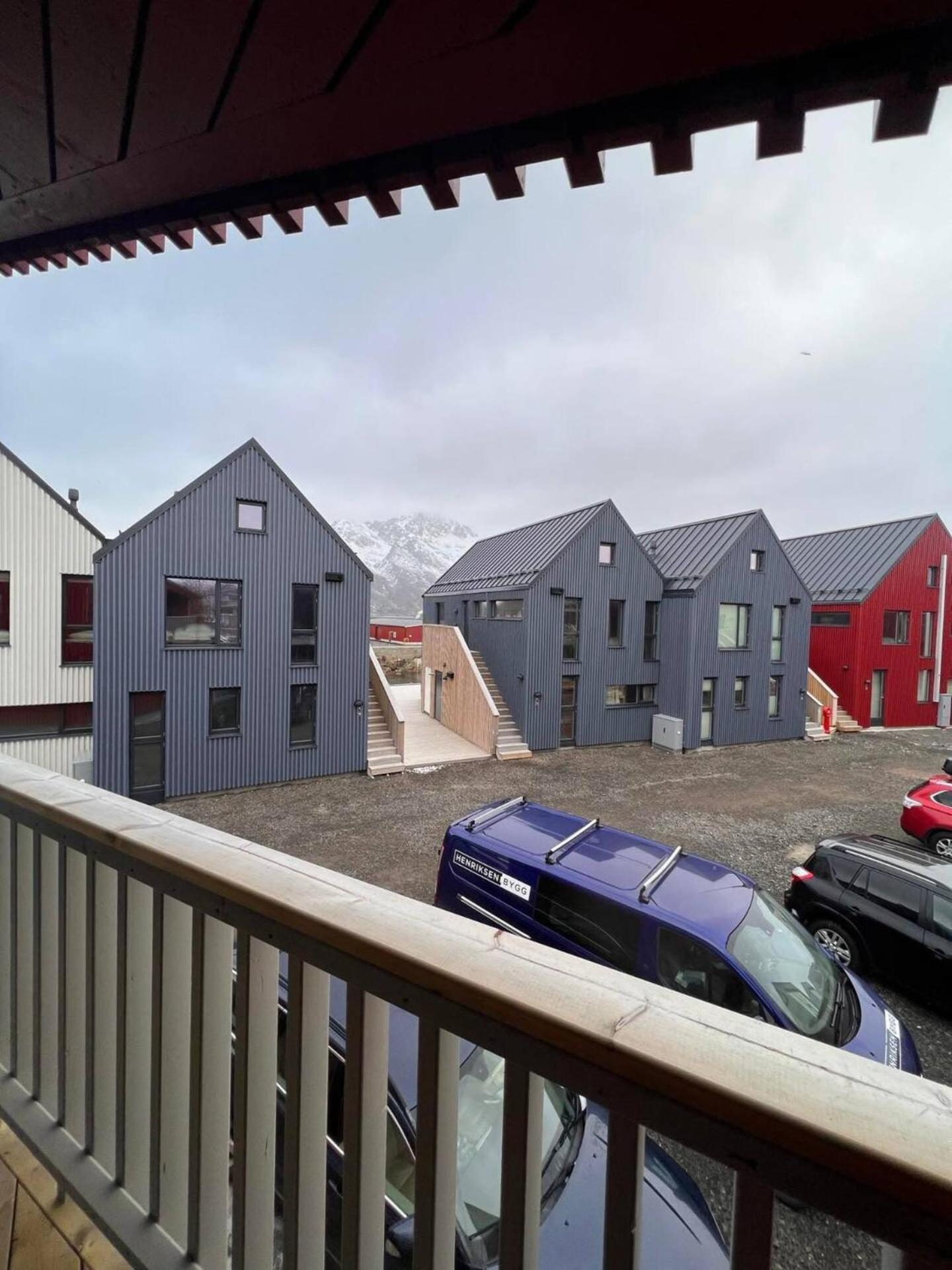 Stilren Leilighet I Henningsvær Exterior foto